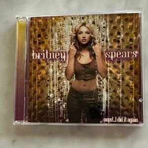 CD. Britney Spears.oops!...I did it again